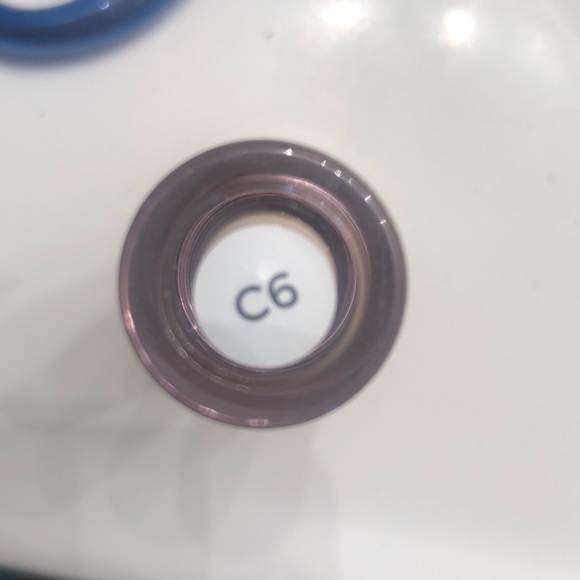 Makeup Revolution Conceal & Contour in shade C6 - Picture 2 of 2